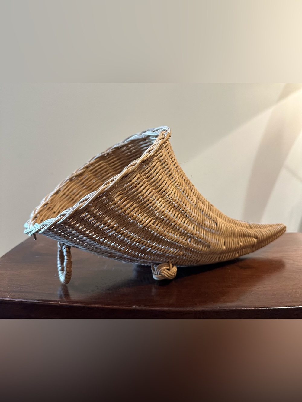 Vintage • Wicker cornucopia • hanging hook